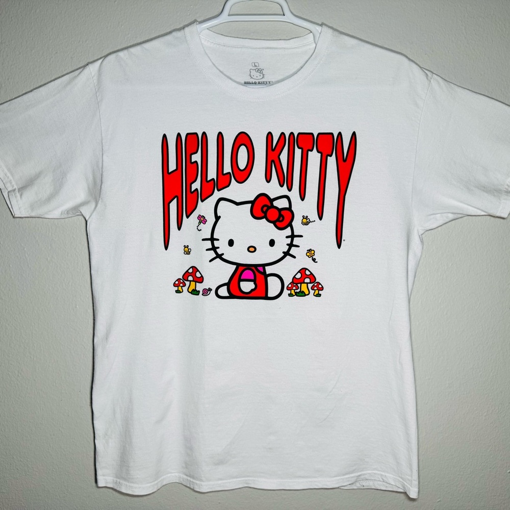 Sanrio Hello Kitty Mushroom Tee Size Large White